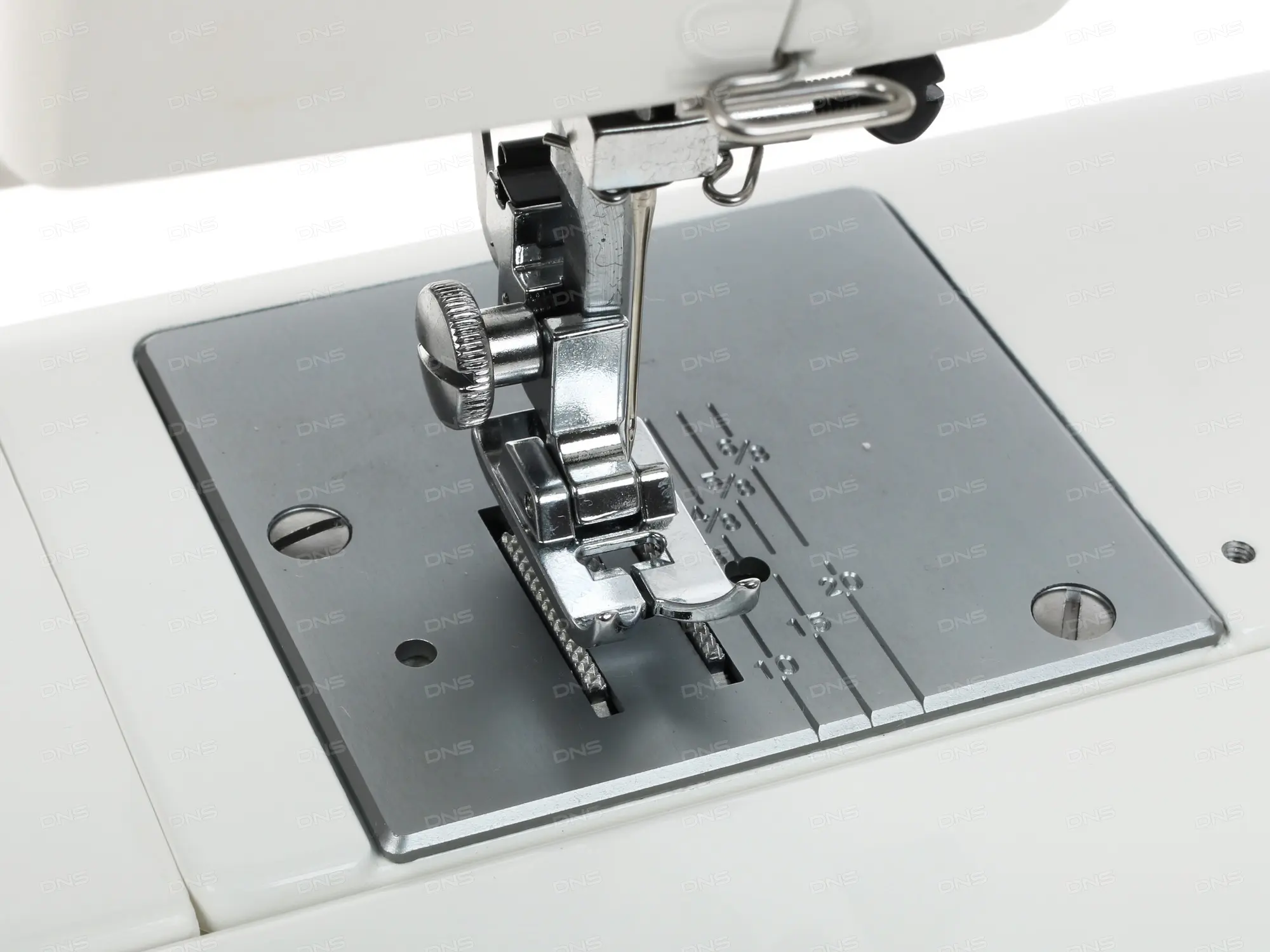 Бытовая швейная машина Janome 394, Япония