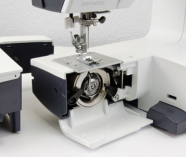 Бытовая швейная машина Bernette b33, Швейцария