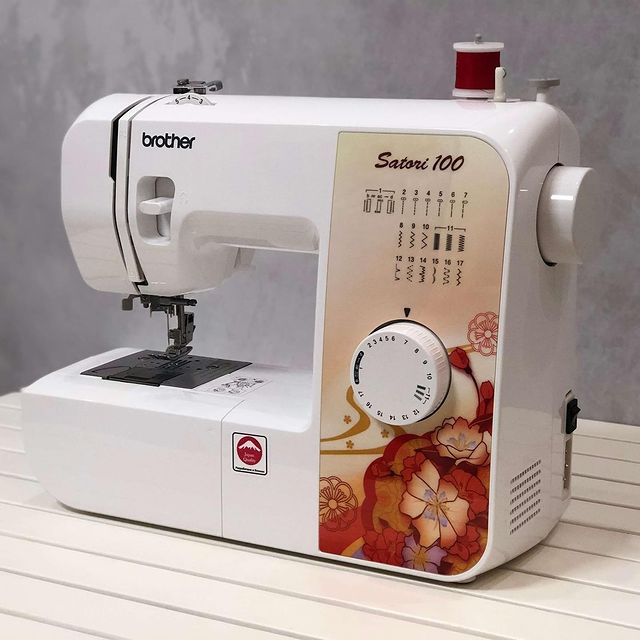 Бытовая швейная машина Brother Satori 100            
