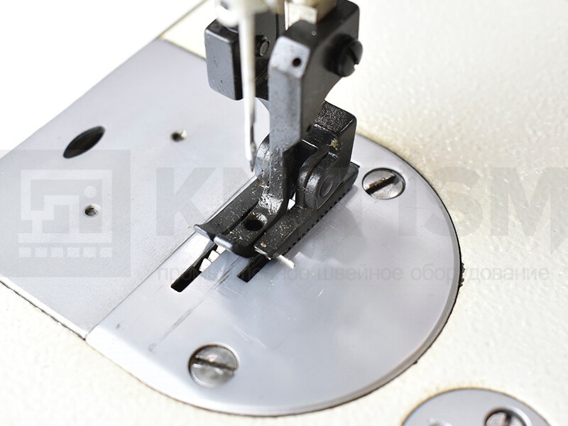 Промышленная прямострочная швейная машина с двойным продвижением Aurora A-3500D + стол