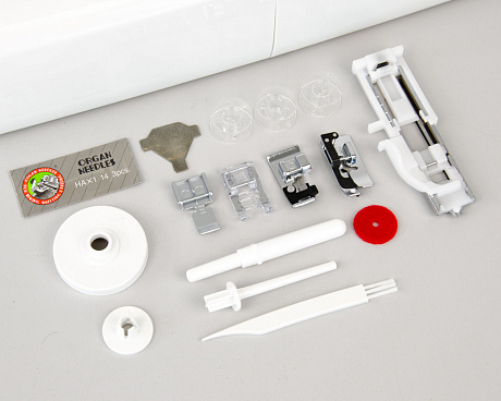 Бытовая швейная машина Janome 2030DC, Япония