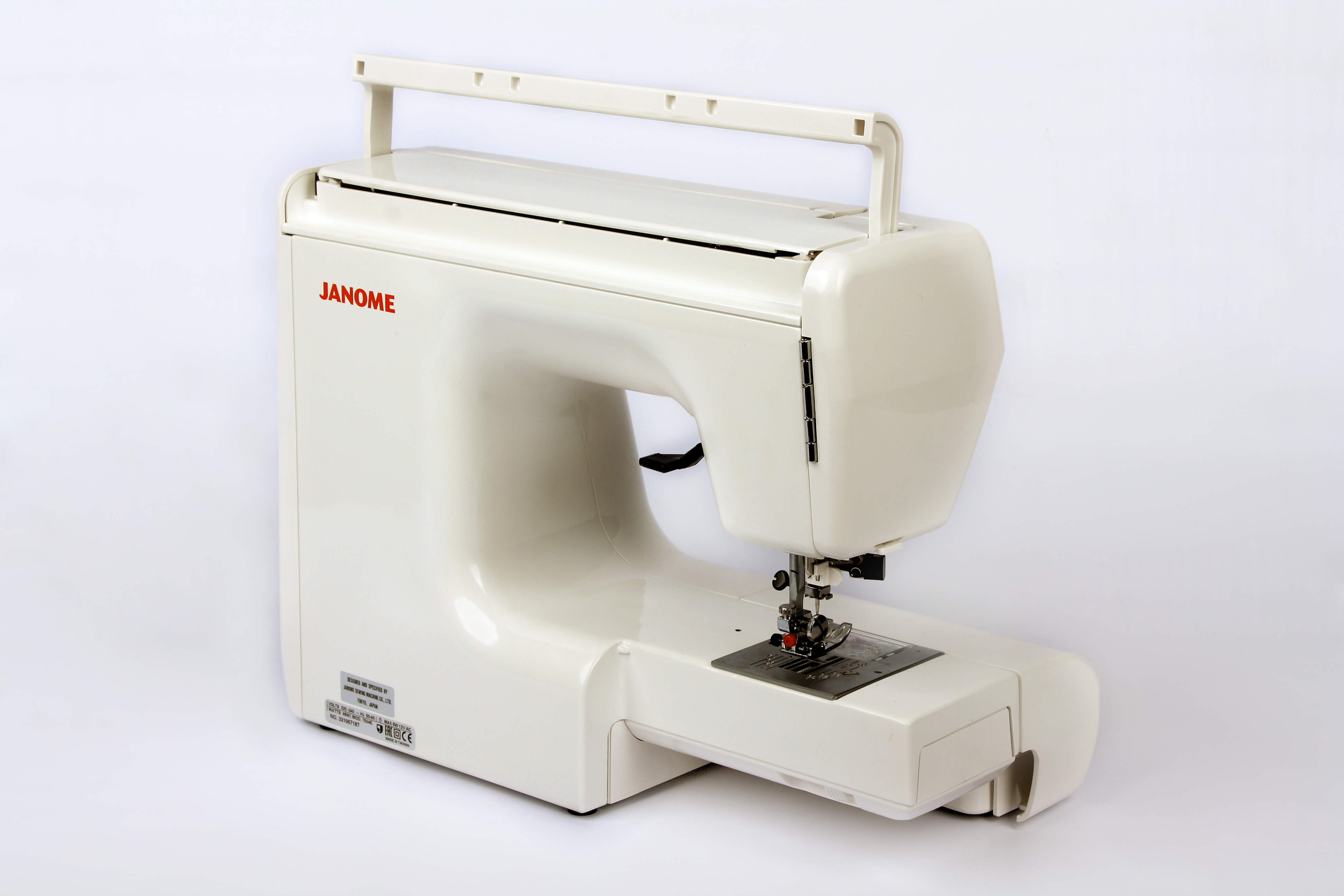  Бытовая швейная машина Janome 7524E Япония