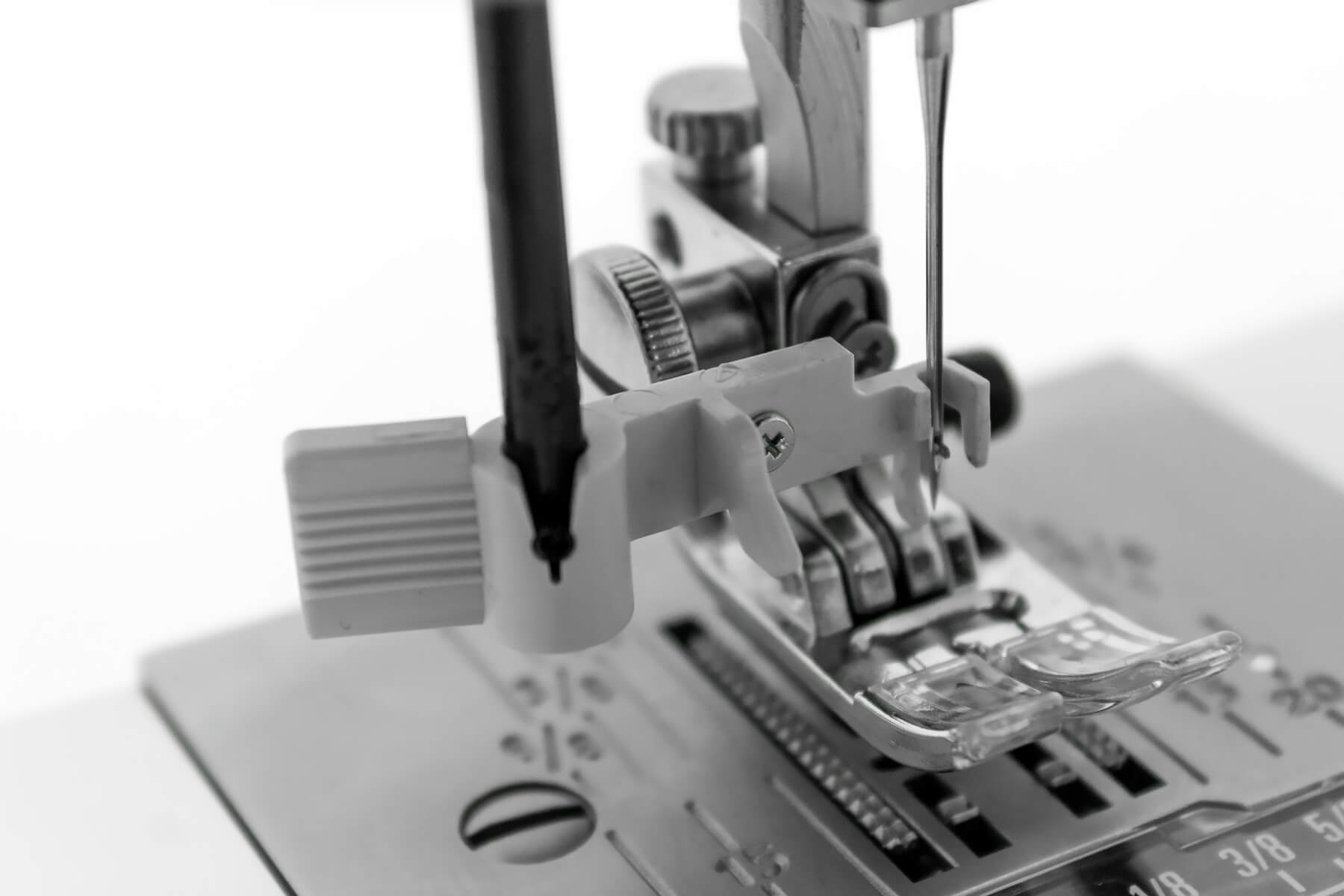  Бытовая швейная машина Janome 7524а Япония