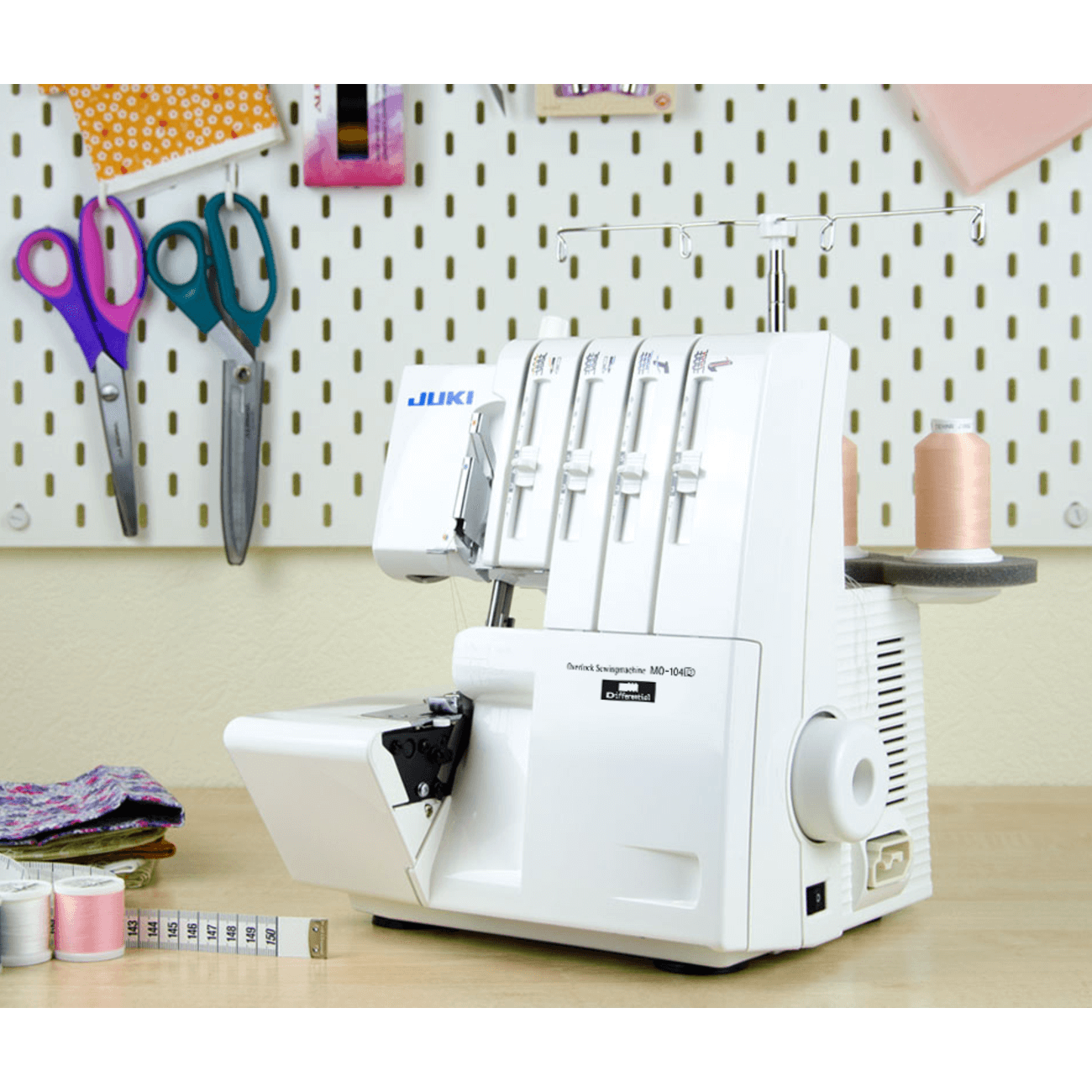 Оверлок Juki МО-104DN