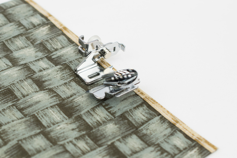 AU-117 Лапка для окантовывания края отделочной тесьмой (косой бейкой)