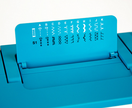 Бытовая швейная машина Aurora Style 70