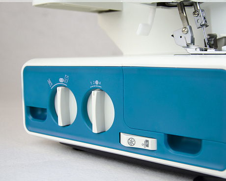 Оверлок Aurora 740 D