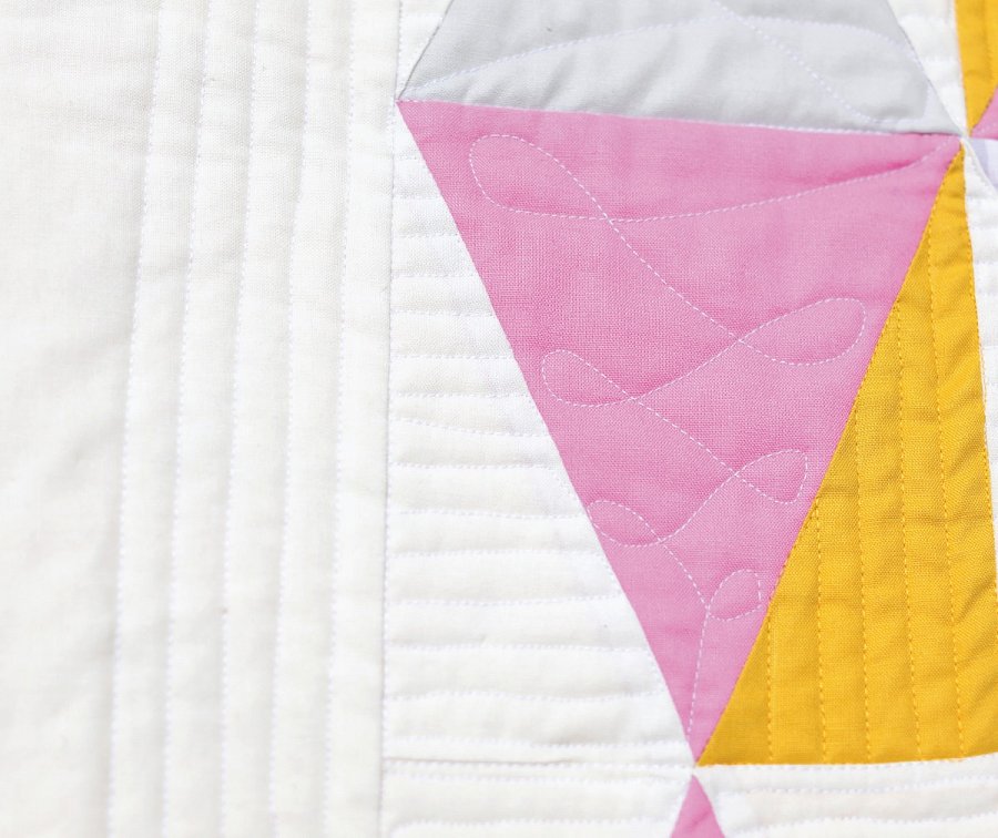 Бытовая швейная машина Bernina B570QE, Швейцария