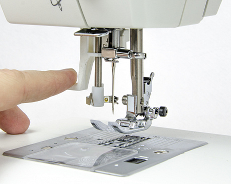 Бытовая швейная машина Aurora  Style 100