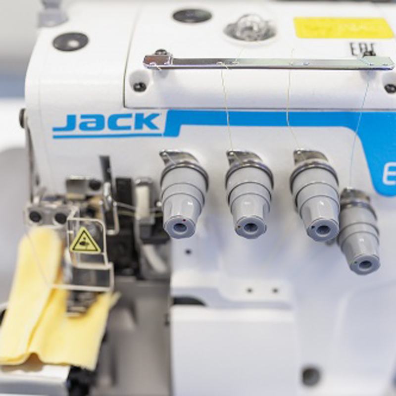 Оверлок промышленный Jack E3-4-M2-24+стол
